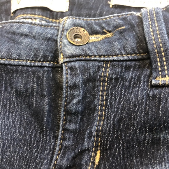 GUESS Women’s size 29
Low-Rise Power Skinny Jeans - Picture 8 of 13